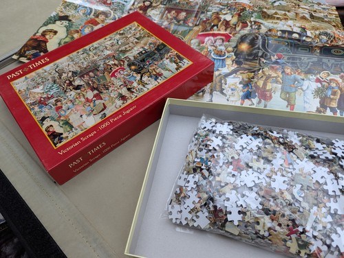 Past times christmas jigsaw - past,