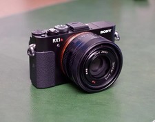 Sony Cyber-shot DSC-RX1RM2 Digital Camera 42.4MP (RX1R II, RX1R2) - Mint