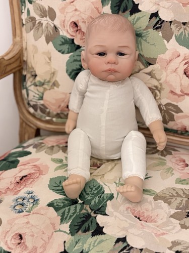 Reborn replica doll - replica,