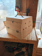 Twin Medium Chicken/ Poultry/stag Show Carry Box large 18"X14"X17"