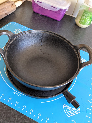 Cast iron piece - cast, 2-piece