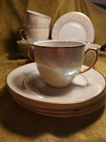 Pretty vintage pearlescent - pretty,