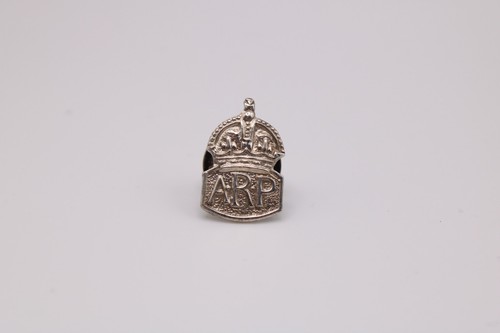 Silver collar badge - silver, a.r.p