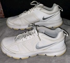 Nike T Lite XI Athletic Shoes
