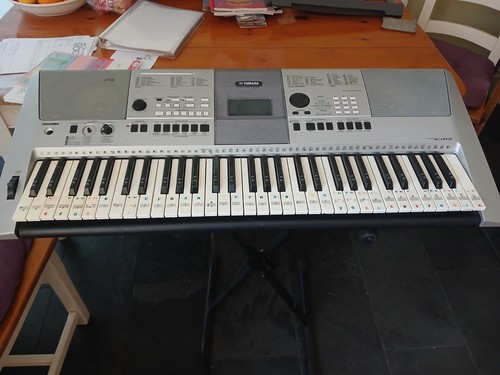 Yamaha keyboard psr61 - keyboard, e413