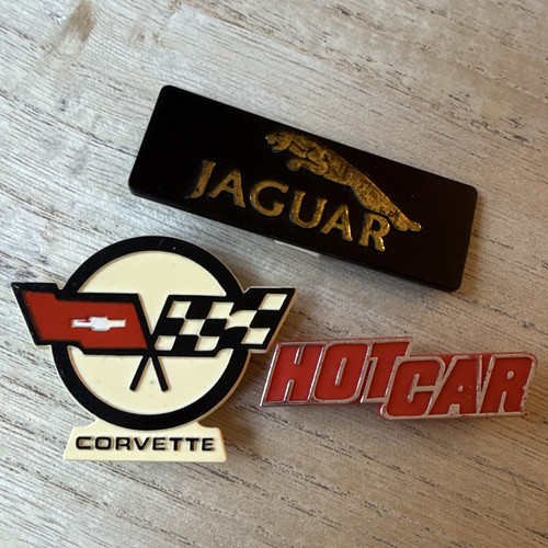 Car plastic pin badges - pin, badges/pins
