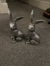 Pair resin hare s - a,