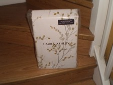 Laura ashley pussy - laura, willow