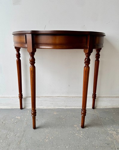 Vintage demi lune hallway side - hallway,