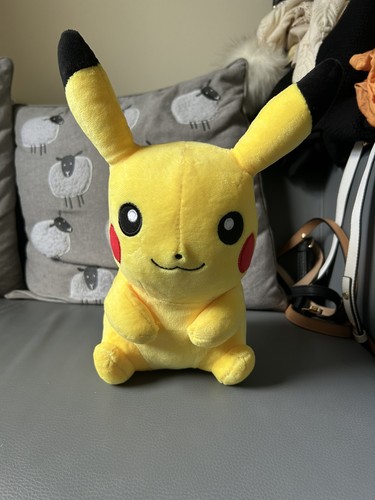 Pokemon pikachu plush - pikachu,