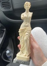 Beautiful Venus De Milo Statue