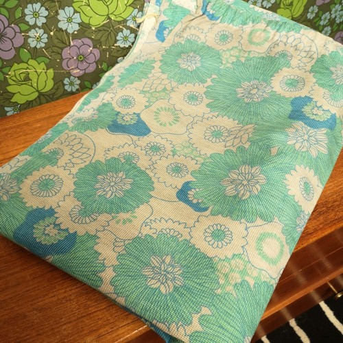 Vintage 60s blue green flower - blue,