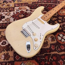 Vintage 1975 Fender