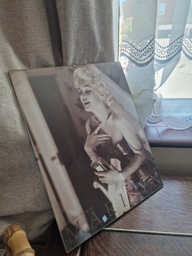 Marilyn monroe chanel athena - marilyn,