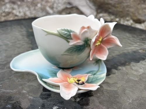 Franz porcelain bee apple - bee, &