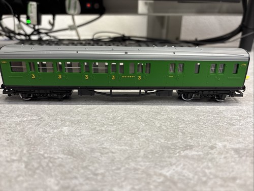 Hornby southern brake coach - coach, oo