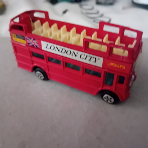 Unbranbed london city - city, open