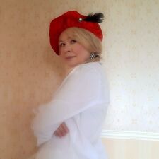 Red Velour Medieval HAT BERET Feather Tudor Renaissance Artist Fancy Dress NEW