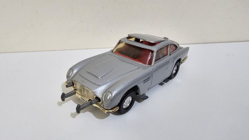 Corgi vintage james - corgi, bond