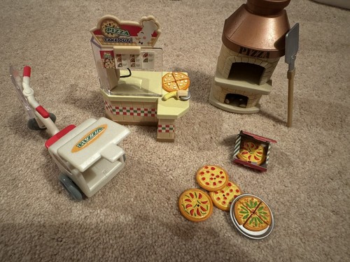 Sylvanian families pizza - families,