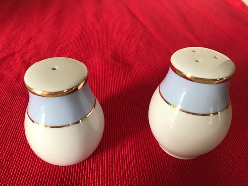 Royal doulton with - royal,
