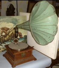 Original PATHE Gramophone