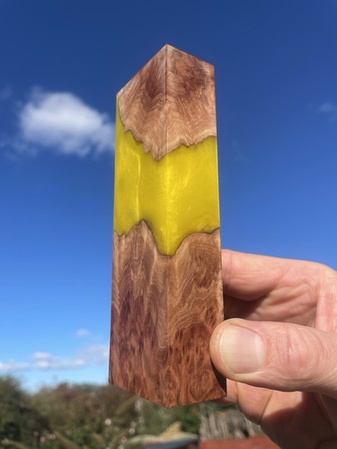 Stabilised live edge red malle - red,