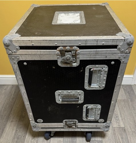 Shock mount flight case - 9u,