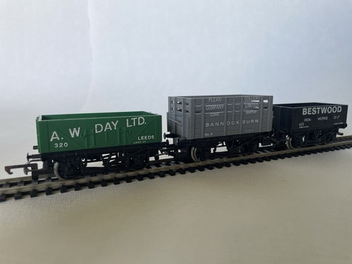 Gauge model railway wagons - oo,