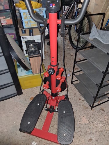 Cross trainer type exerciser - cross,