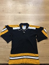 Boston Bruins 1970s Hockey Jersey. Size Medium.