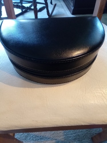 Wolf designs black - designs, leather