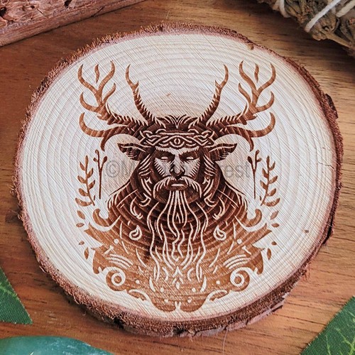 Cernunnos horned god - god, altar