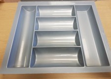Cutlery insert tray for depth