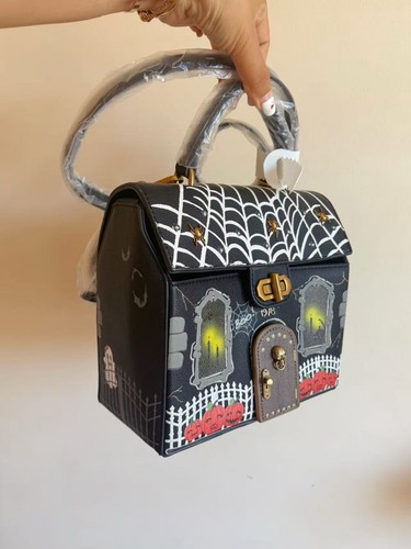 Betsey johnson haunted - johnson, house