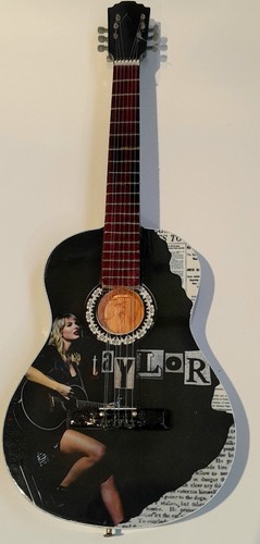 Taylor swift miniature - swift,
