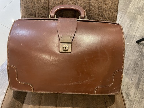 Vintage doctors gladstone bag - doctors,