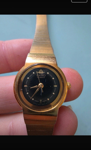 Seiko quartz ladies gold tone - gold,