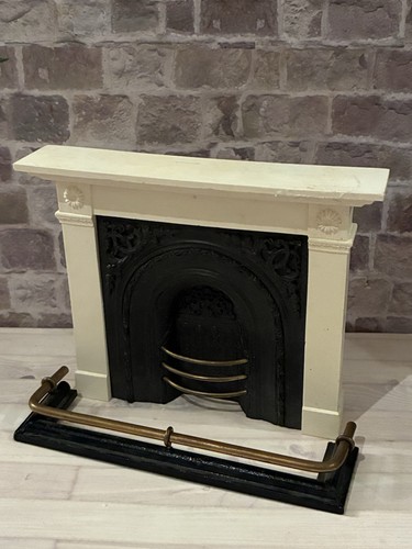 Dolls house scale - 1/12,