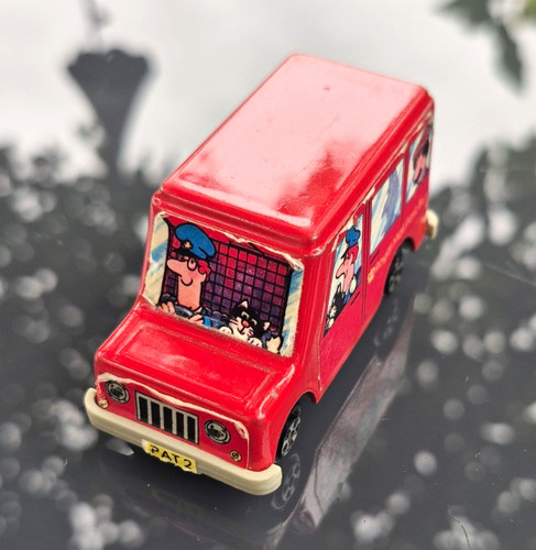 Vintagepostman pat royal - pat, mail