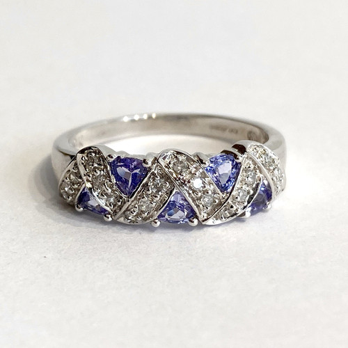 Tanzanite diamond ring 9ct - &,