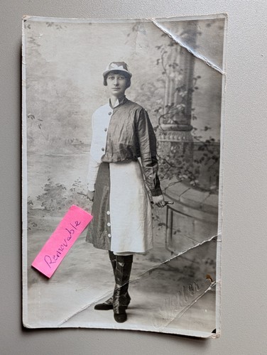 Old photo woman - fancy, dress