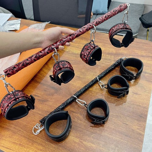 Spreader bar couples handcuffs - bar,