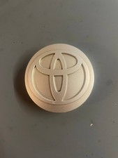 Genuine Toyota Avensis Corolla Verso Alloy Wheel Centre Cap x1 42603-YY030