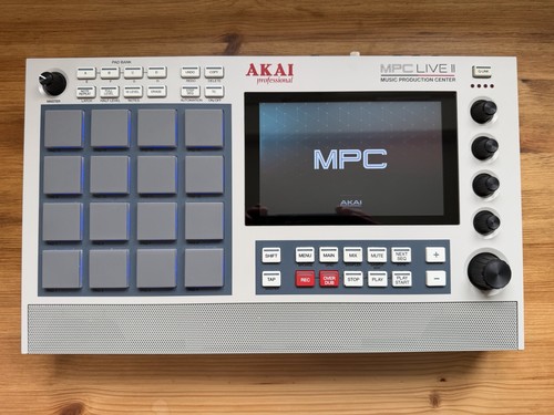 Akai mpc live retro - akai, ii