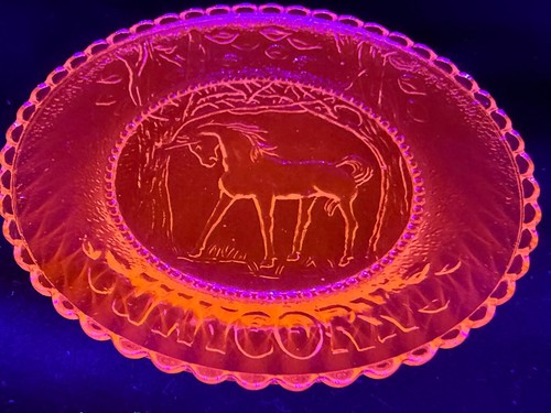 Green vaseline glass unicorn - vaseline,