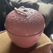 Vintage Bex Floral Bakelite? Pink Wool  / String Holder, With Embroidery Silks