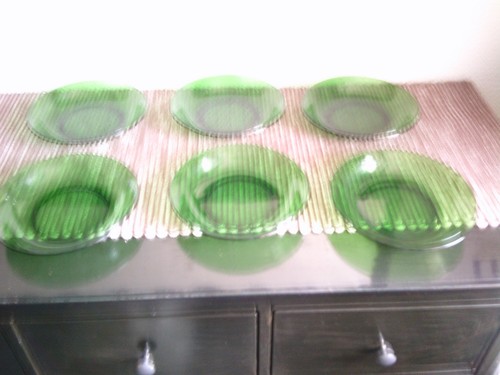 Very unusal green glass - very,