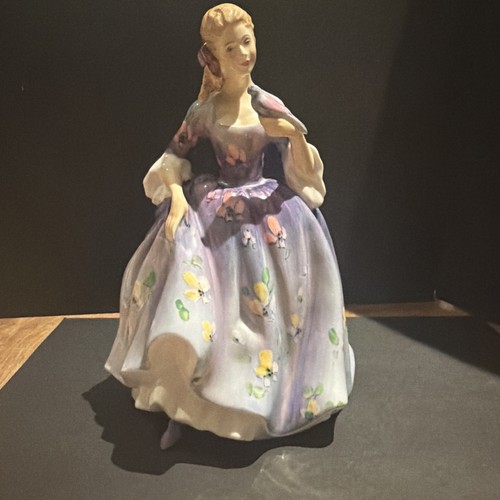 Royal doulton figurine - doulton,