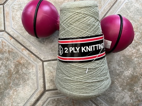 Yarn cone 100 - on, wool